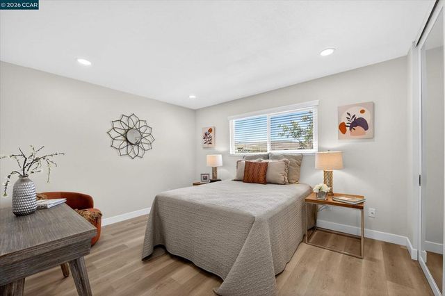 20 Fairway Ct, Pittsburg, CA 94565