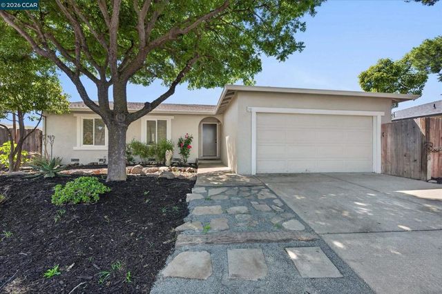 20 Fairway Ct, Pittsburg, CA 94565