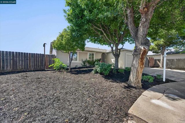 20 Fairway Ct, Pittsburg, CA 94565