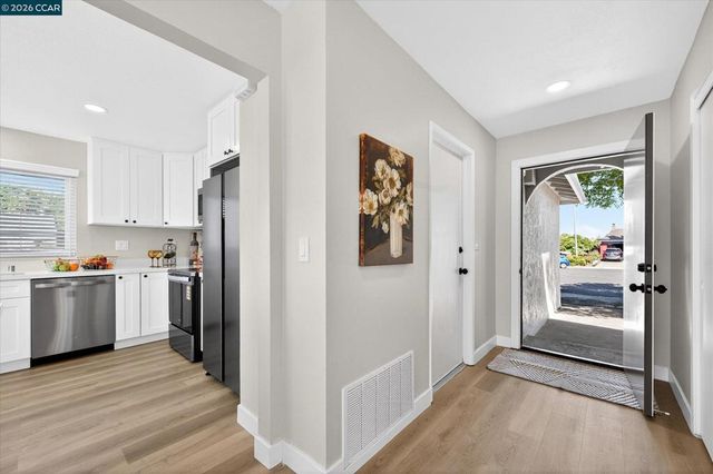 20 Fairway Ct, Pittsburg, CA 94565