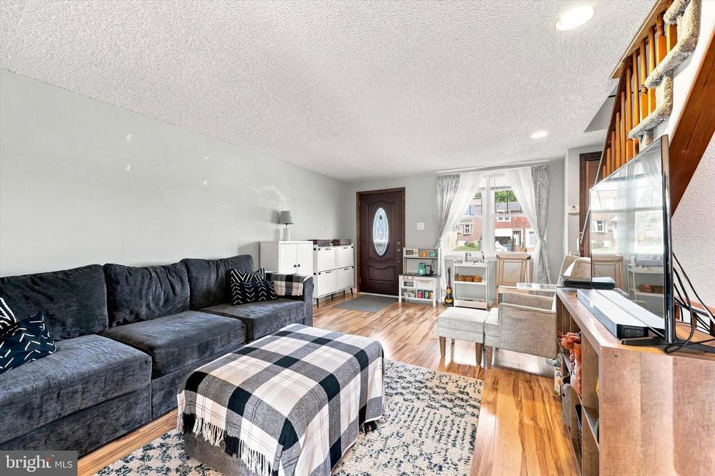 5127 GRAMERCY DR, CLIFTON HEIGHTS, PA 19018 — photo 4