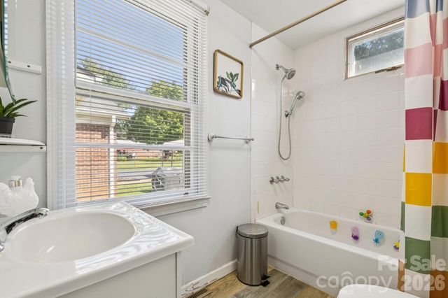 5508 Crestland Avenue, Charlotte, NC 28269