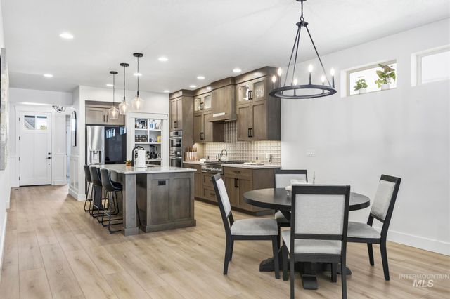 6301 S Jado Ln, Meridian, ID 83642