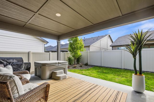 6301 S Jado Ln, Meridian, ID 83642