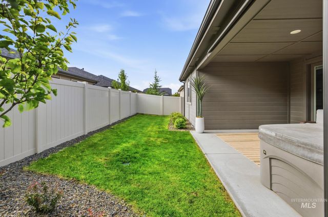 6301 S Jado Ln, Meridian, ID 83642