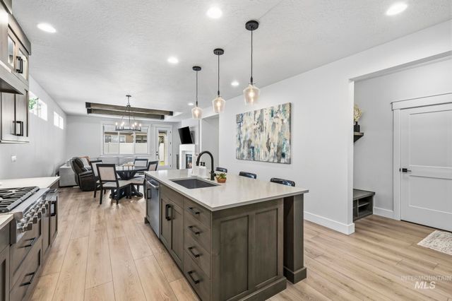 6301 S Jado Ln, Meridian, ID 83642