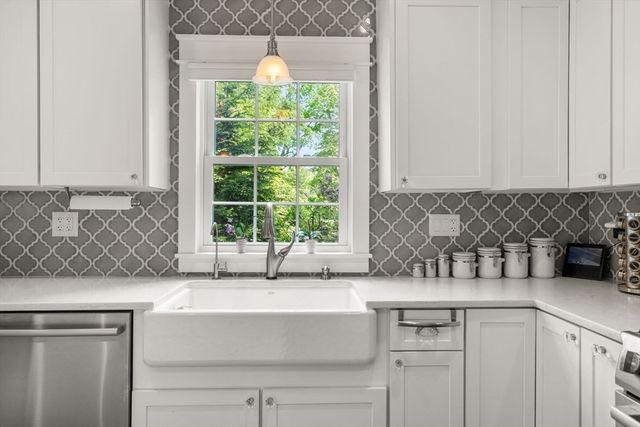 1814 Main St, Concord, MA 01742