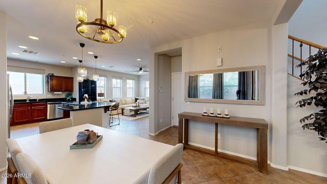 3272 E MEADOWVIEW Drive, Gilbert, AZ 85298