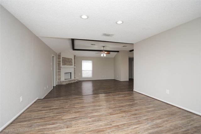 6527 Briar Glade Drive, Houston, TX 77072