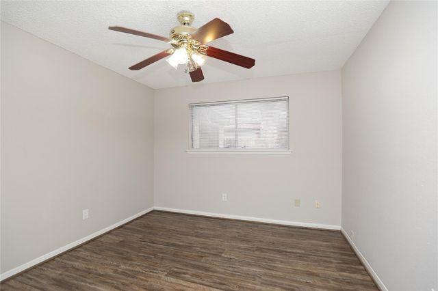 6527 Briar Glade Drive, Houston, TX 77072