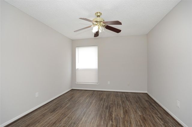 6527 Briar Glade Drive, Houston, TX 77072