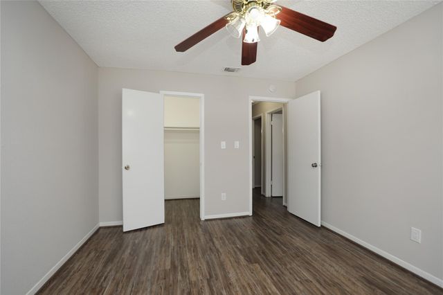 6527 Briar Glade Drive, Houston, TX 77072