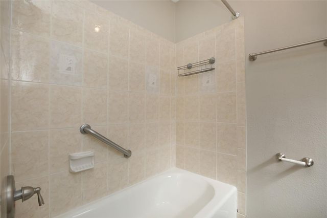 6527 Briar Glade Drive, Houston, TX 77072