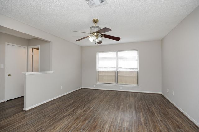 6527 Briar Glade Drive, Houston, TX 77072