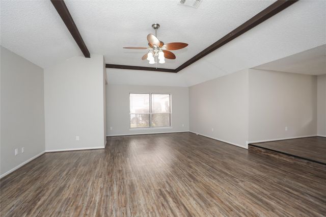 6527 Briar Glade Drive, Houston, TX 77072