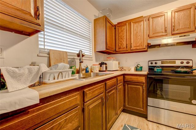 1001 College Avenue, Alton, IL 62002