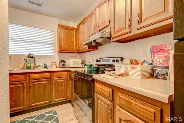 1001 College Avenue, Alton, IL 62002