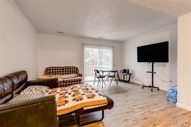 1001 College Avenue, Alton, IL 62002