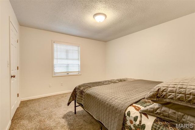 1001 College Avenue, Alton, IL 62002