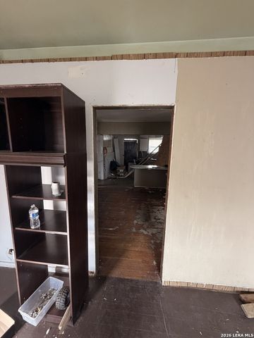 2410 Lee Hall, San Antonio, TX 78201