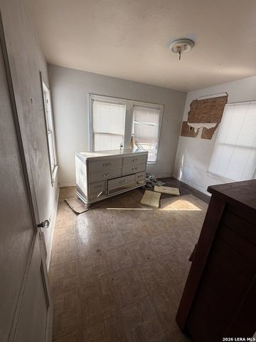 2410 Lee Hall, San Antonio, TX 78201