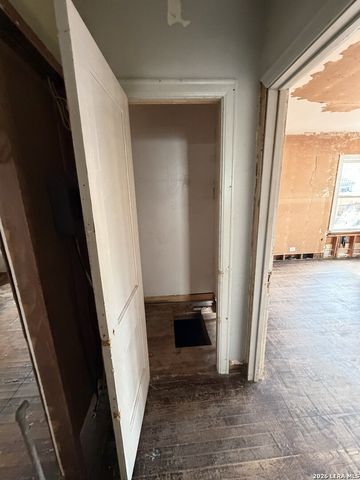 2410 Lee Hall, San Antonio, TX 78201