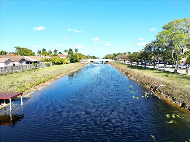 10360 NW 30th Court 303, Sunrise, FL 33322