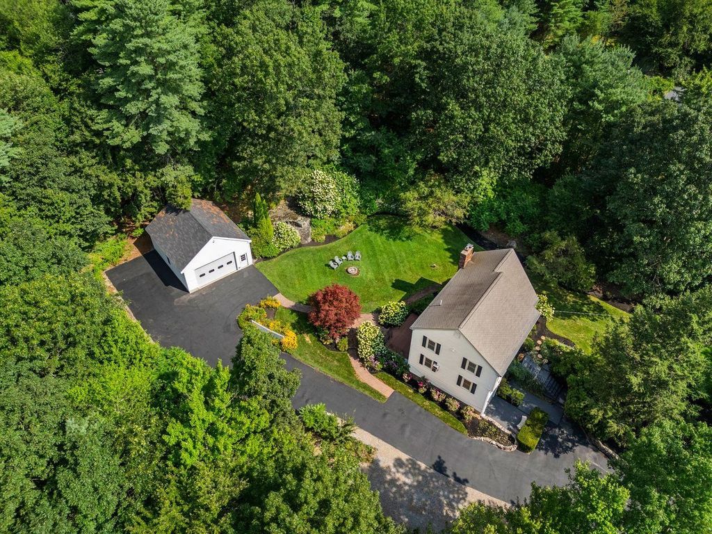 41 Gault Road, Bedford, NH 03110