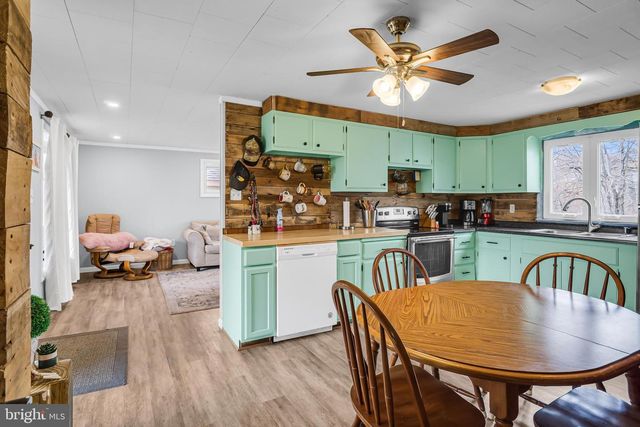 355 REINHOLDS RD, Denver, PA 17517
