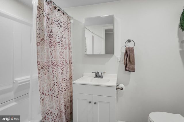 355 REINHOLDS RD, Denver, PA 17517