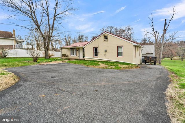 355 REINHOLDS RD, Denver, PA 17517