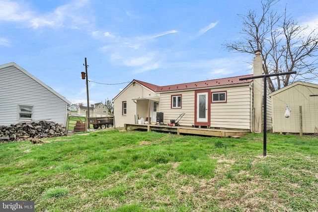 355 REINHOLDS RD, Denver, PA 17517