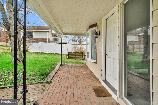 355 REINHOLDS RD, Denver, PA 17517