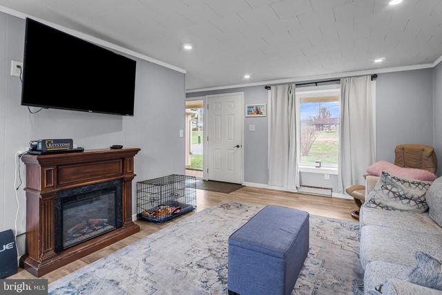 355 REINHOLDS RD, Denver, PA 17517