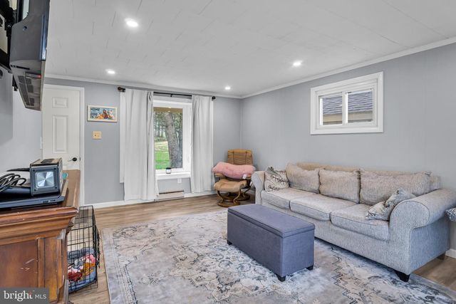 355 REINHOLDS RD, Denver, PA 17517