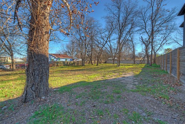 411 Hackberry LN, Austin, TX 78753