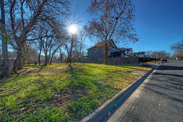 411 Hackberry LN, Austin, TX 78753