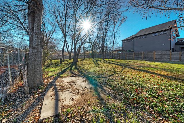 411 Hackberry LN, Austin, TX 78753