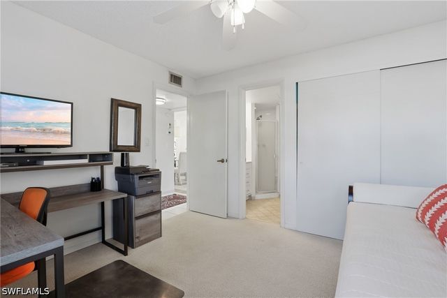 1086 Forest Lakes DR 106, Naples, FL 34105