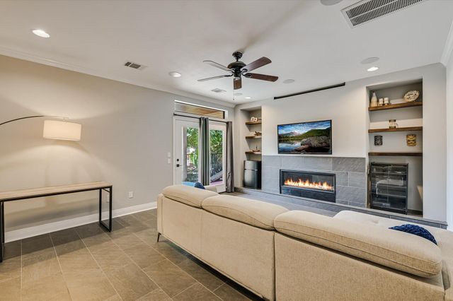 17309 Northlake Hills DR, Jonestown, TX 78645