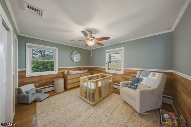 40 Ithanell Rd, Hopatcong Boro, NJ 07843