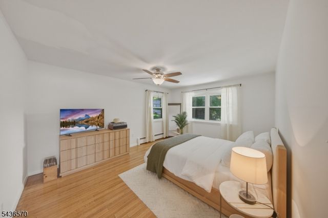 40 Ithanell Rd, Hopatcong Boro, NJ 07843