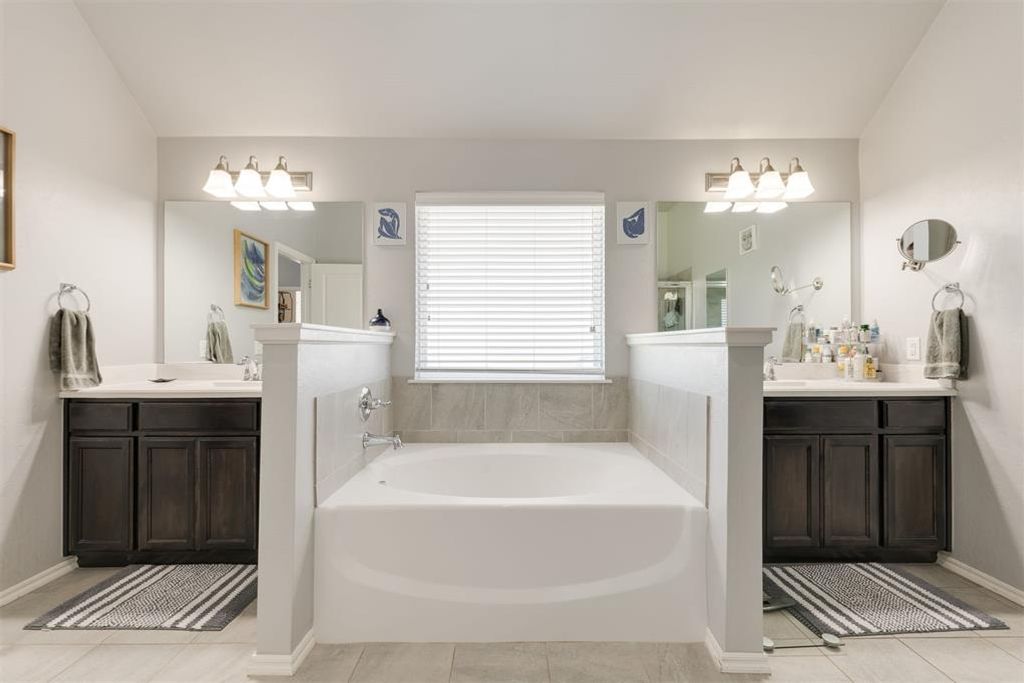 Image 6 of property listing at 3513 Aspen Ridge, Yukon, OK 73099