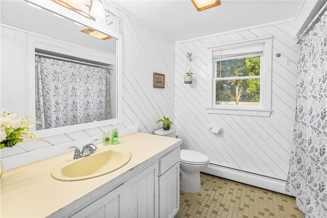 565 Sandy Lane, Warwick, RI 02889