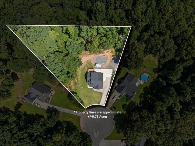 208 Levi Street SW, Calhoun, GA 30701