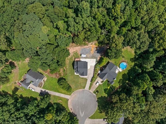 208 Levi Street SW, Calhoun, GA 30701