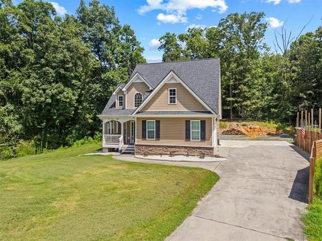 208 Levi Street SW, Calhoun, GA 30701