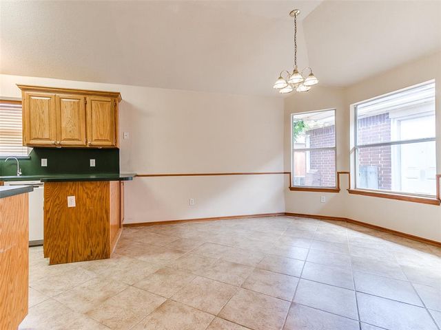 9901 SW 15th Terrace, Yukon, OK 73099