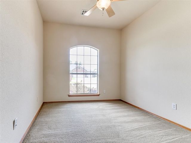 9901 SW 15th Terrace, Yukon, OK 73099