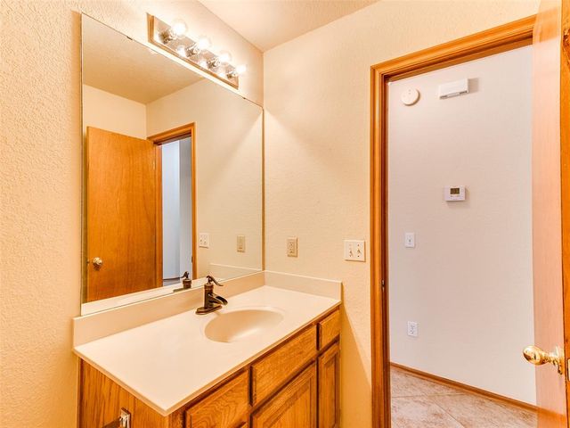 9901 SW 15th Terrace, Yukon, OK 73099
